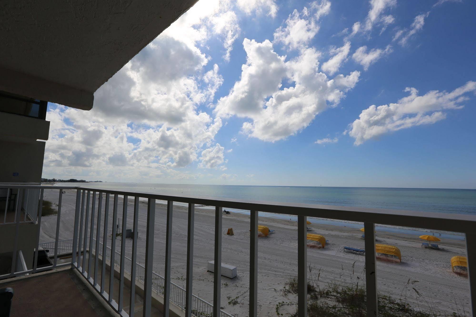 Shoreline Island Resort - Exclusively Adult Madeira Beach Exterior photo